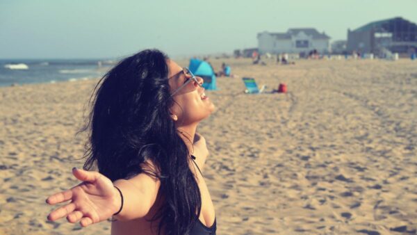 Benefits of Going Braless: 4 Surprising Reasons You'd Want To Get Rid Of Your Bra 4 Does going braless make you more attractive?