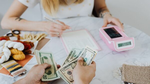 What are Debt Funds and Hybrid Funds? 2 Debt Funds and Hybrid Funds