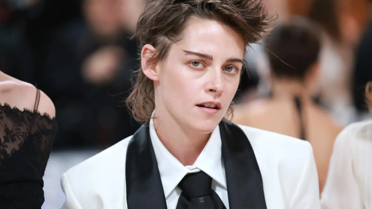 Top 10 Unmarried Hollywood Actresses: Empowering Single Women in 2023 17 9. Kristen Stewart
