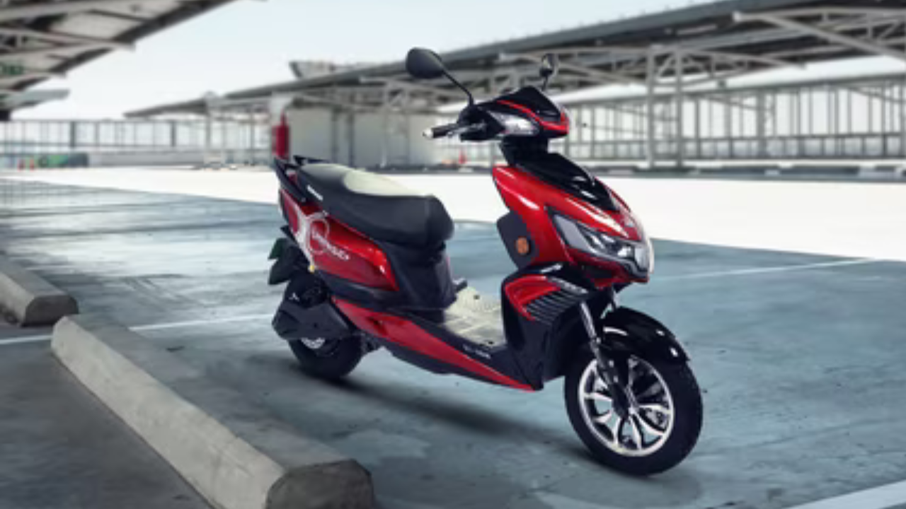 Top 10 Electric Scooters for Eco-Friendly Commuting 17 Okinawa I Praise+